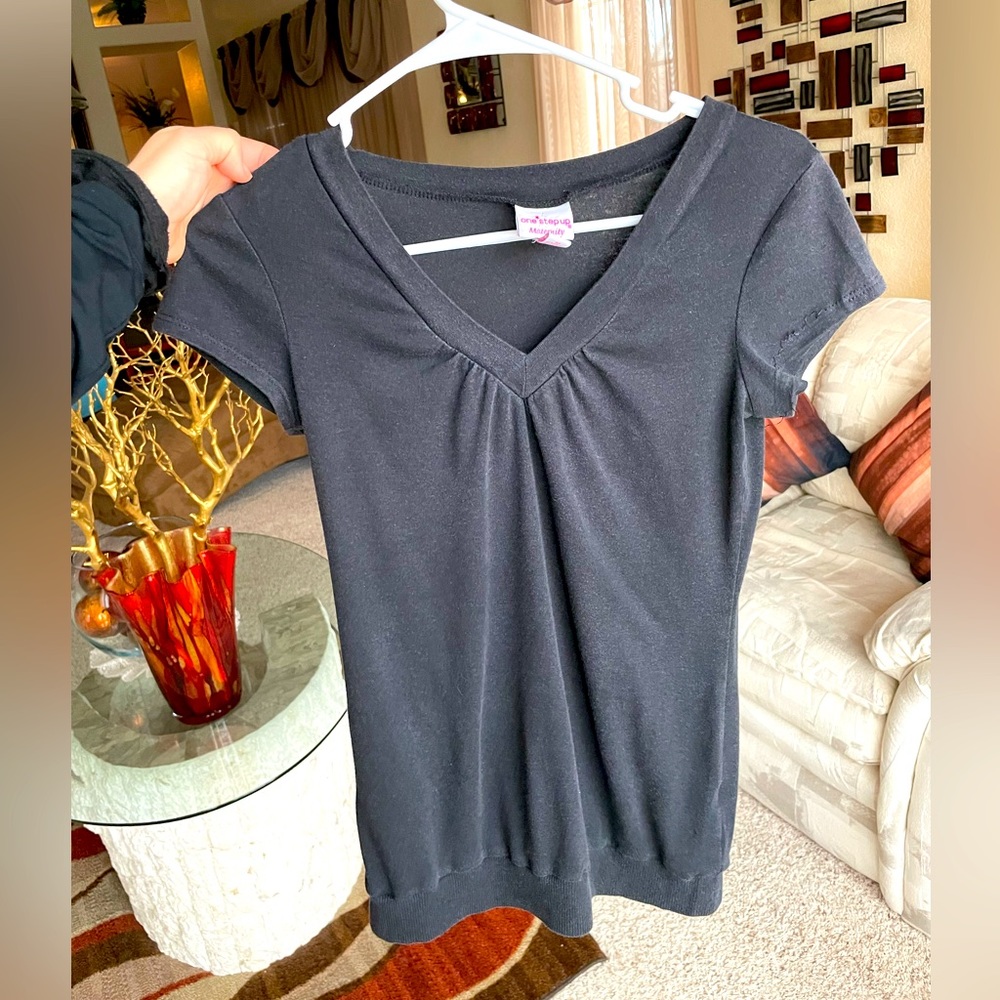 Maternity shirt, great condition, black size small